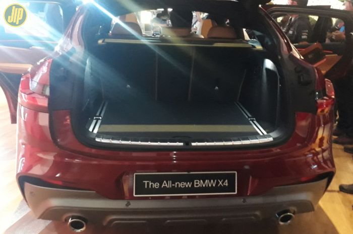 Akses Bagasi BMW X4