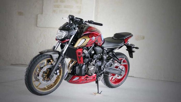 Yamaha MT-07 bertema Iron Man