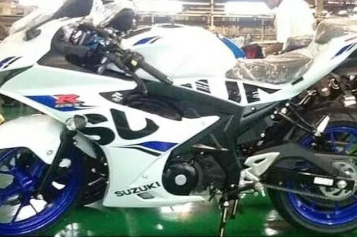 Suzuki GSX-R150 dengan warna baru