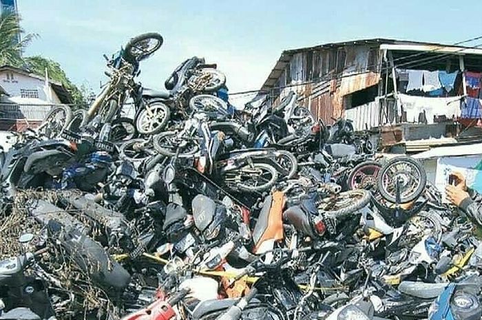 Motor sitaan bukti pelanggaran tilang di kantor Satlantas Polres Balikpapan menumpuk nggak ada yang