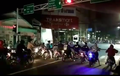 Video Aksi Balap Liar Berjamaah, Terabas Lampu Merah dan Diseruduk Mobil