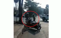 Video: Terobos Lampu Lalu Lintas, Driver Ojol Adu Jotos Sama Pengendara NMAX