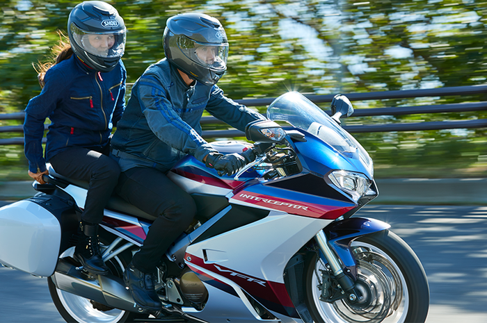 VFR800F merupakan sport touring andalan Honda