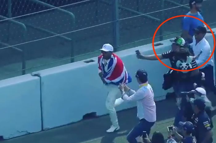 Lewis Hamilton saat rayakan gelar juara dunia