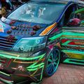 Toyota Alphard Lama Nyentrik Bodi Full Airbrush, Banyak Tengkoraknya
