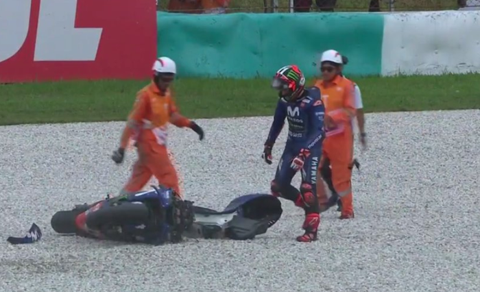 Crash Maverick Vinales di FP4 MotoGP Malaysia