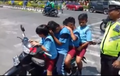 Video: Bocah Masih SD Bonceng 4 Gak Pakai Helm dan Ditilang Polisi