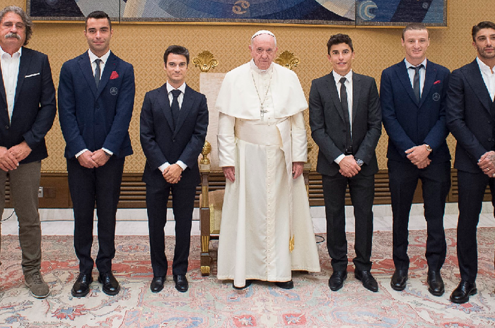 Pembalap MotoGP kunjungi Paus Fransiskus di Vatikan, Rabu (5/9/2018)