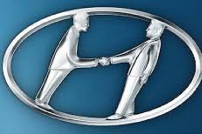 Logo Hyundai diibaratkan orang berjabat tangan