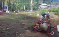 Kocak Tapi Seru, Pengguna Motor Trail Dijamin Melongo Lihat Aksi Balapan Ojek Gabah di Sirkuit Grasstrack