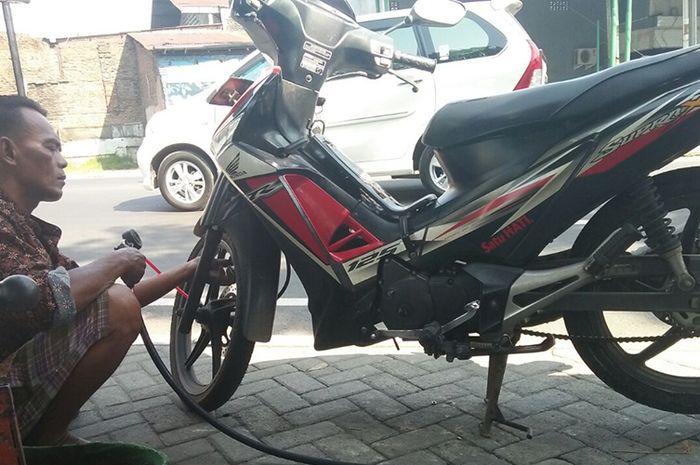 Ilustrasi tambal ban tubeless