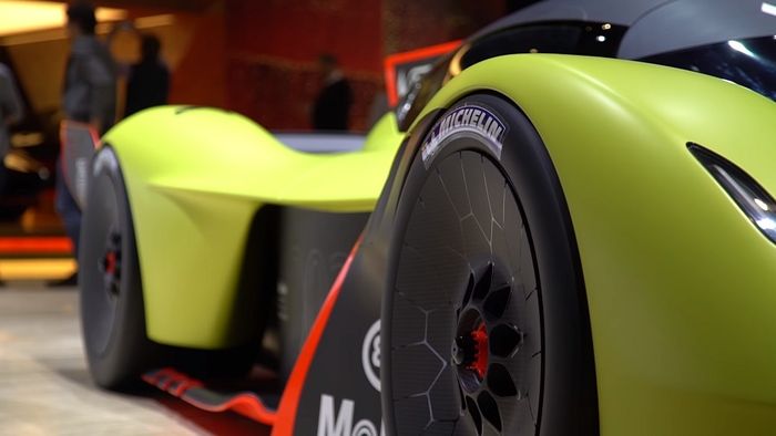 Detail ban dari Aston Martin Valkyrie AMR Pro