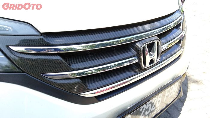 Gril depan modifikasi Honda CR-V putih