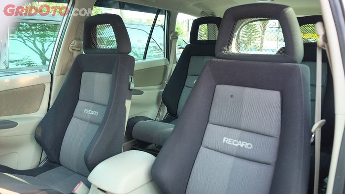 Jok depan pakai Recaro LX model jaring