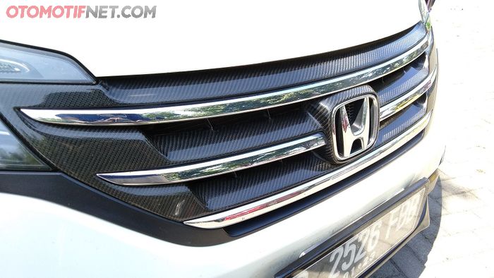 Gril depan modifikasi Honda CR-V putih