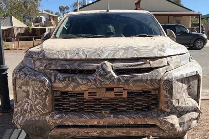 Penampakan depan mobil kamuflase Mitsubishi, lampu depan mirip Xpander?