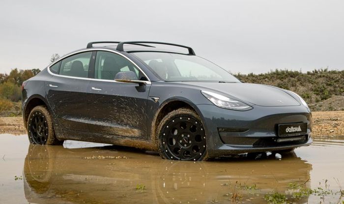 Tesla Model 3, bodi jadi jangkung garapan Delta4x4