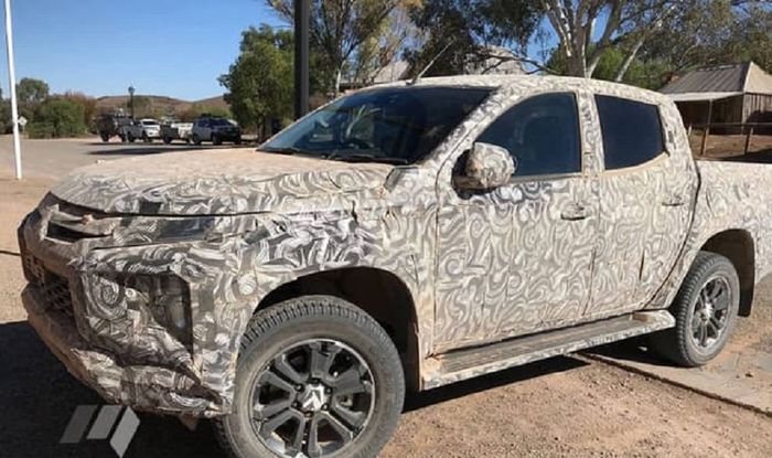 Penampakan samping spyshot Mitsubishi Triton