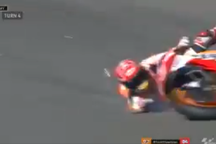 Marc Marquez jatuh di kualifikasi MotoGP Valencia