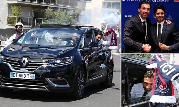 Buffon saat menuju stadion PSG untuk diperkenalkan menggunakan Renault