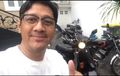 Lewat Postingan Instagram, Andre Taulany Sedang Cuci Koleksi Motor Klasik Miliknya