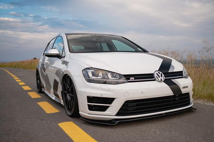 VW Golf 7 GTI Р¶РµР»С‚С‹Р№