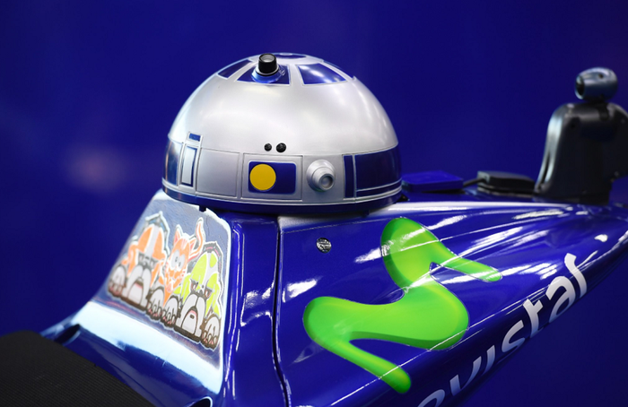 Yamaha memasang kepala robot dalam film Star Wars menjelang MotoGP Valencia 2017