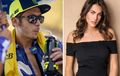 Sweet Banget, Alasan Sang Pacar Dukung Valentino Rossi Tetap Balapan Sampai 2020