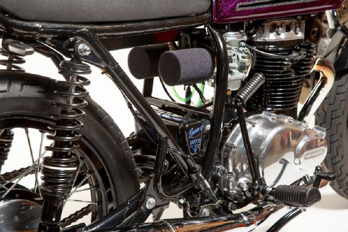  Honda CB360 custom brat tracker besutan Renew'd Moto