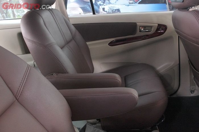 Captain Seat di kabin Kijang Innova 