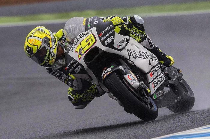 Pembalap tim  Pull&amp;Bear Aspar Team, Alvaro Bautista