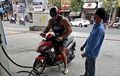 Kocak, Motor Ini Sampai Terbelah Dua Karena Dinaiki Pria Kekar
