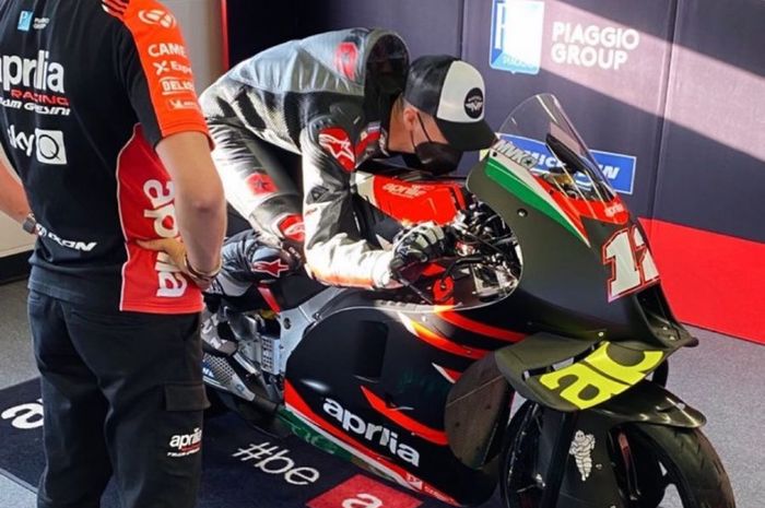 Maverick Vinales di atas Aprilia RS-GP 2021 di tes MotoGP Misano