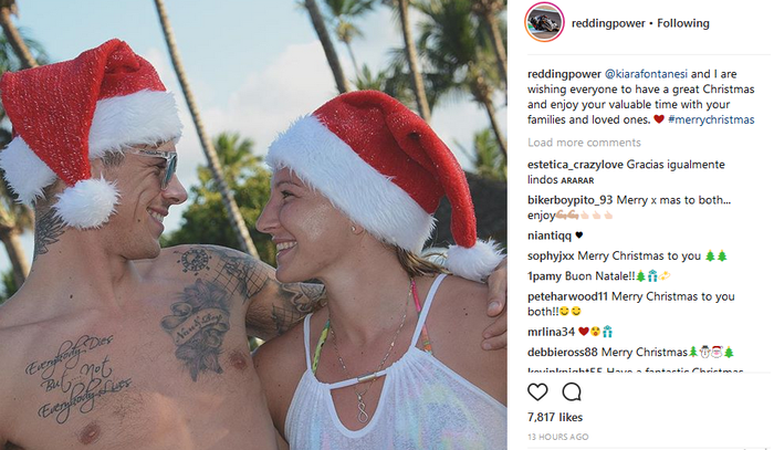 Pembalap baru tim Aprilia Scott Redding dan kekasihnya menyampaikan ucapan selamat Hari Natal di akun Instagram @reddingpower