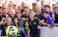 Bergaya Ala Kru Tim Yamaha MotoGP, Beli Bajunya Dong, Cuma Setengah Juta!