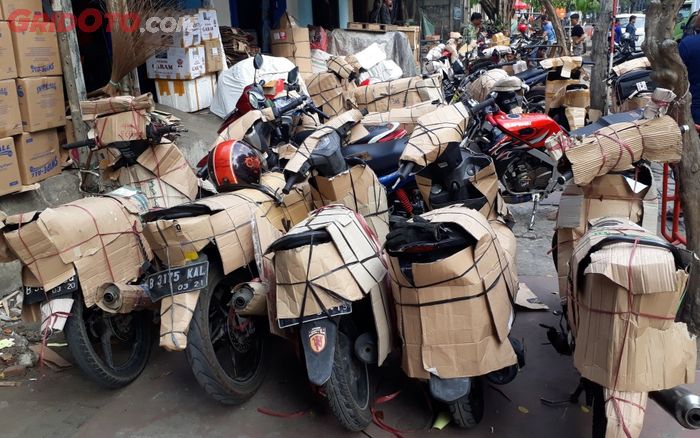 Ilustrasi kirim motor