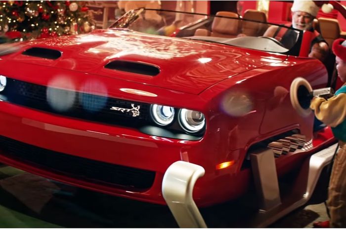 Dodge Challenger SRT Hellcat Redeye uang dimodif jadi kereta salju