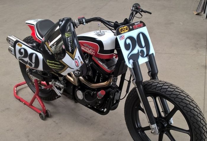 Harley Davidson XLH 1983 kustom flat tracker milik Yann Le Douche, dilansir oleh www.bikebound.com