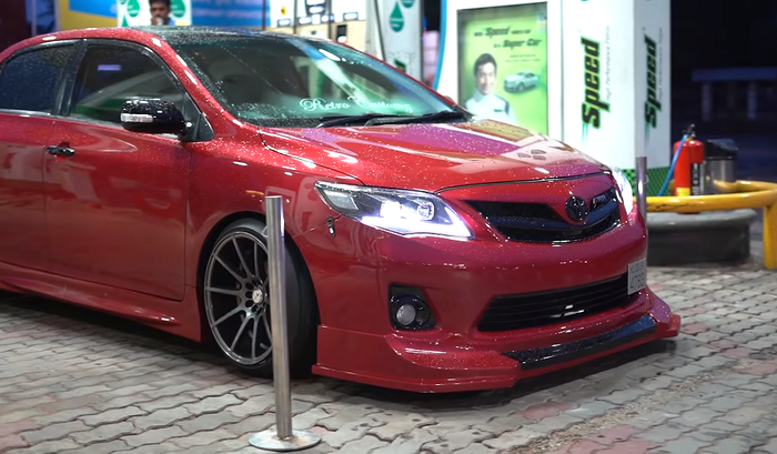 Tampilan depan modifikasi Toyota Corolla Altis