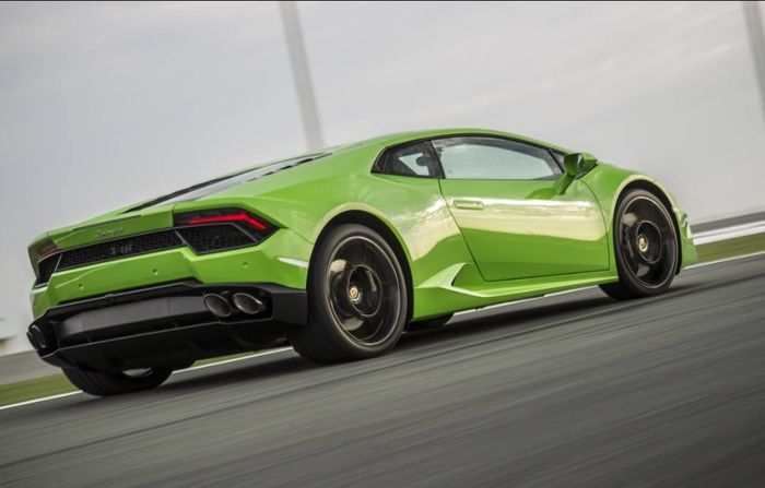 Desain buritan Lamborghini Huracan yang beredar sekarang