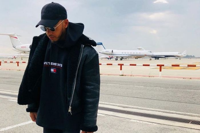 Lewis Hamilton masih bingung soal mobilnya