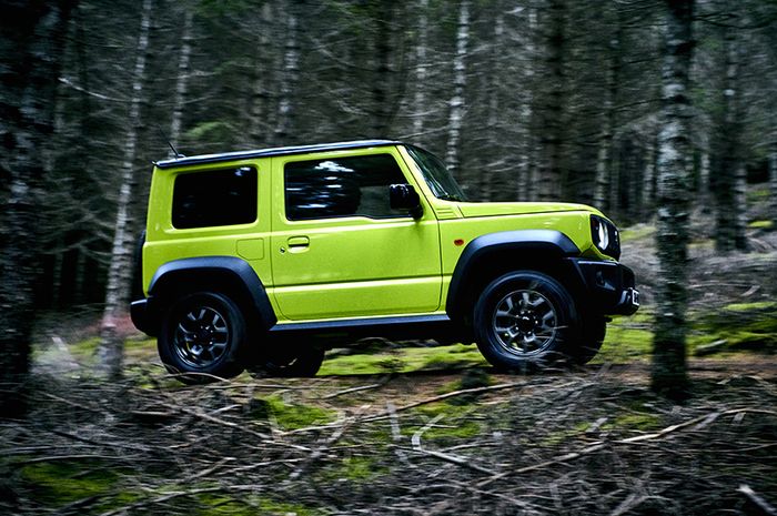 Suzuki Jimny punya penggerak roda 4WD