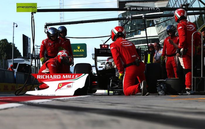 Berpeluang memenangkan race 1 F2 Italia, mesin mobil Mick Schumacher mengalami masalah