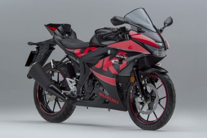 Suzuki GSX-R125 dengan aksesori resmi