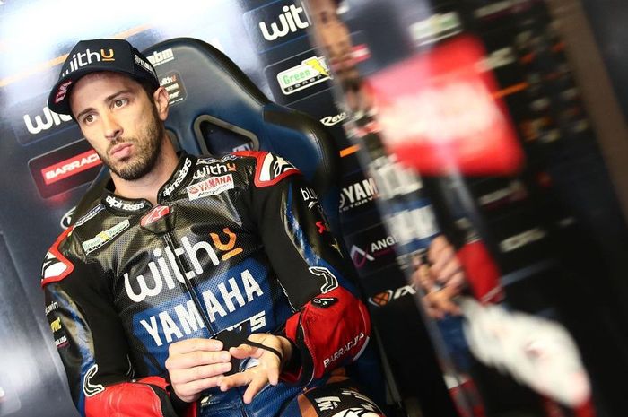 Andrea Dovizioso terancam pensiun di musim depan karena tidak ada tim yang menawarkannya. Pinangan sebagai race director pun ia tolak untuk saat ini. 