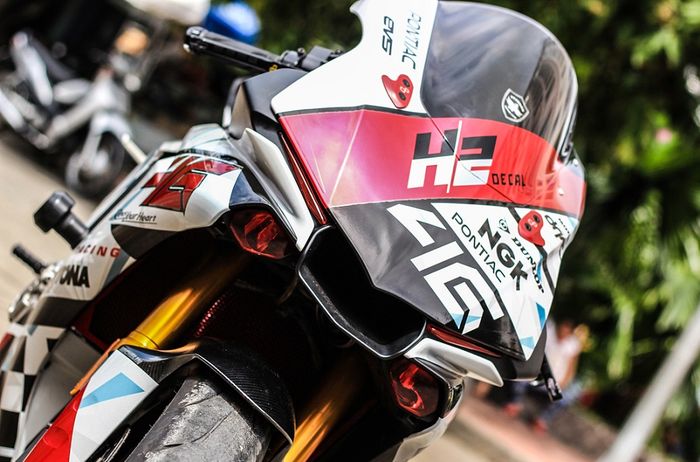 Yamaha R1 custom decal VR46 bikinan H2 Decals