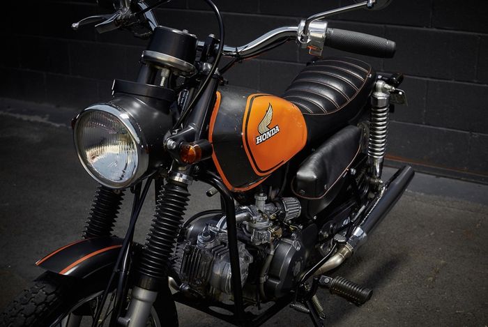 Pakai tangki salah satu lansiran lawas Honda 125cc