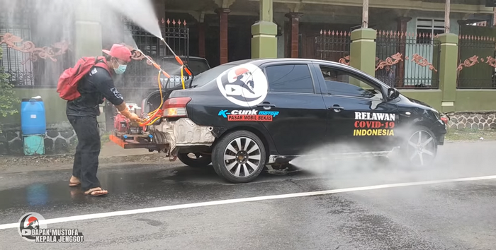 Toyota Vios jadi alat penyemprot disinfektan