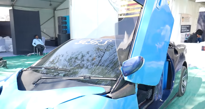 Minivan Suzuki Eeco maksa jadi Lamborghini Veneno