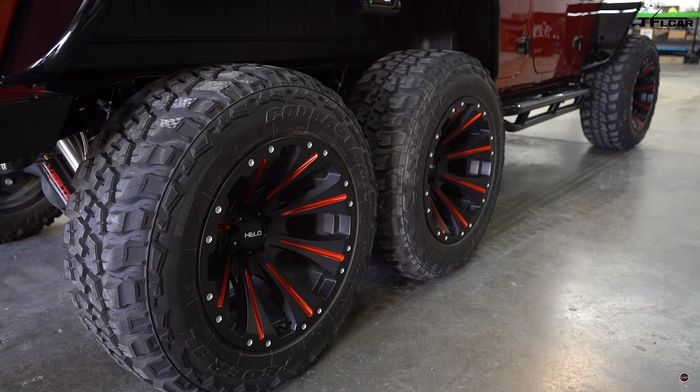 Jeep Wrangler JK roda 6 kian kekar dijejali ban 35 inci